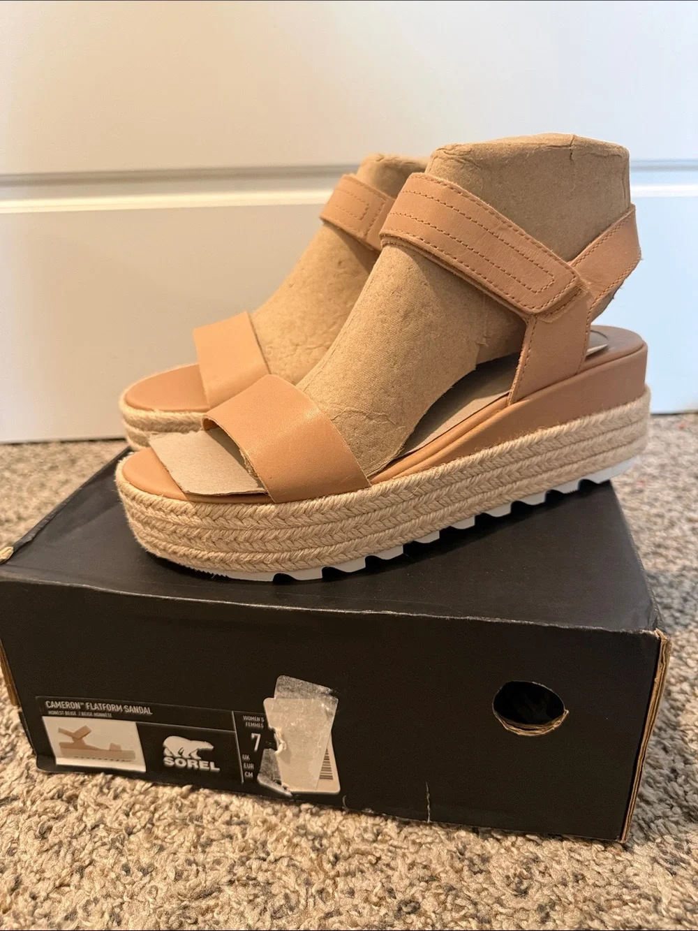 Sorel Cameron Platform Sandal 7 in box see all pics